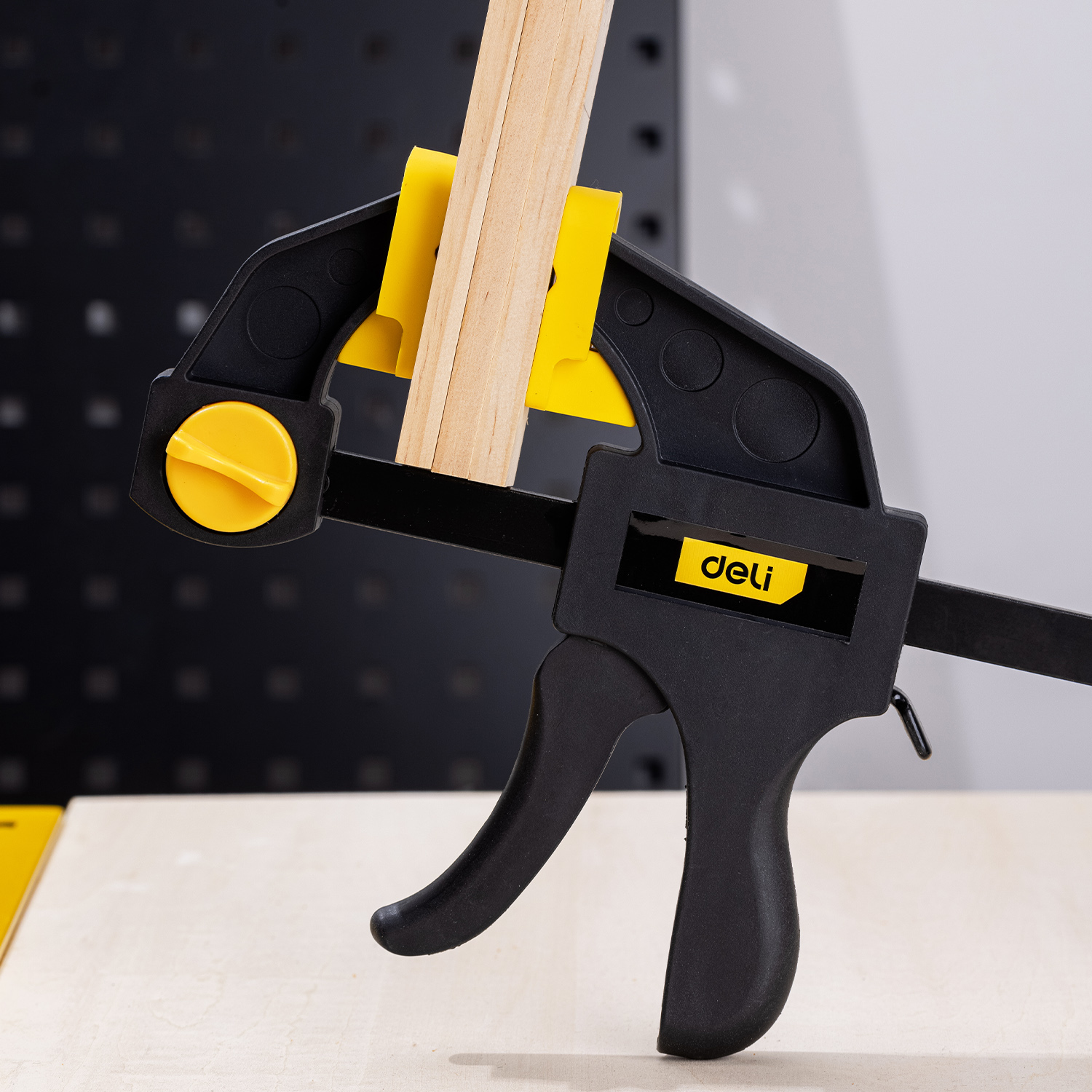 Deli 12 Inches Quick Bar Clamp - Woodworking Z Clips avis et prix