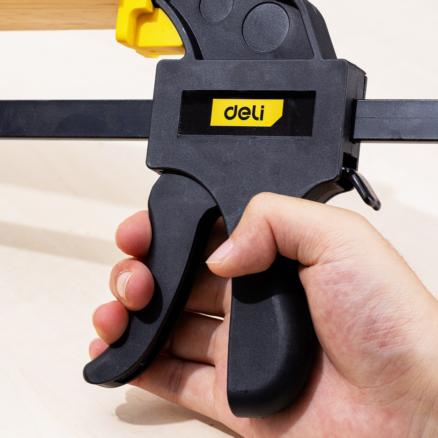 Deli 12 Inches Quick Bar Clamp - Woodworking Z Clips avis et prix